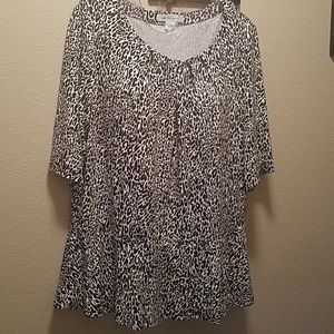 Liz Claiborne patterned top